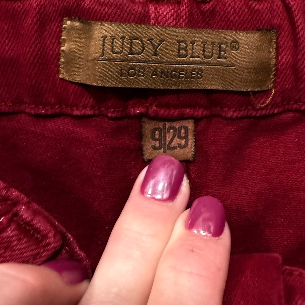 Judy Blue-  Carly high waisted Dnl Cuff Roll Jogger Jeans in Scarlet - Picture 7 of 9